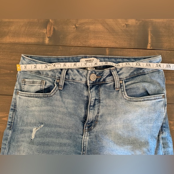 Forever 21 cropped weathered jeans with flared bottoms. Stretch material. Comfy - Picture 3 of 12